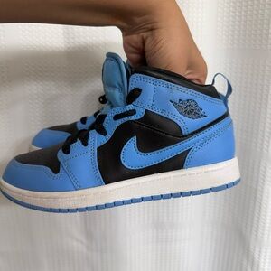 Nike Air Jordan 1 University Blue and Black High Tops